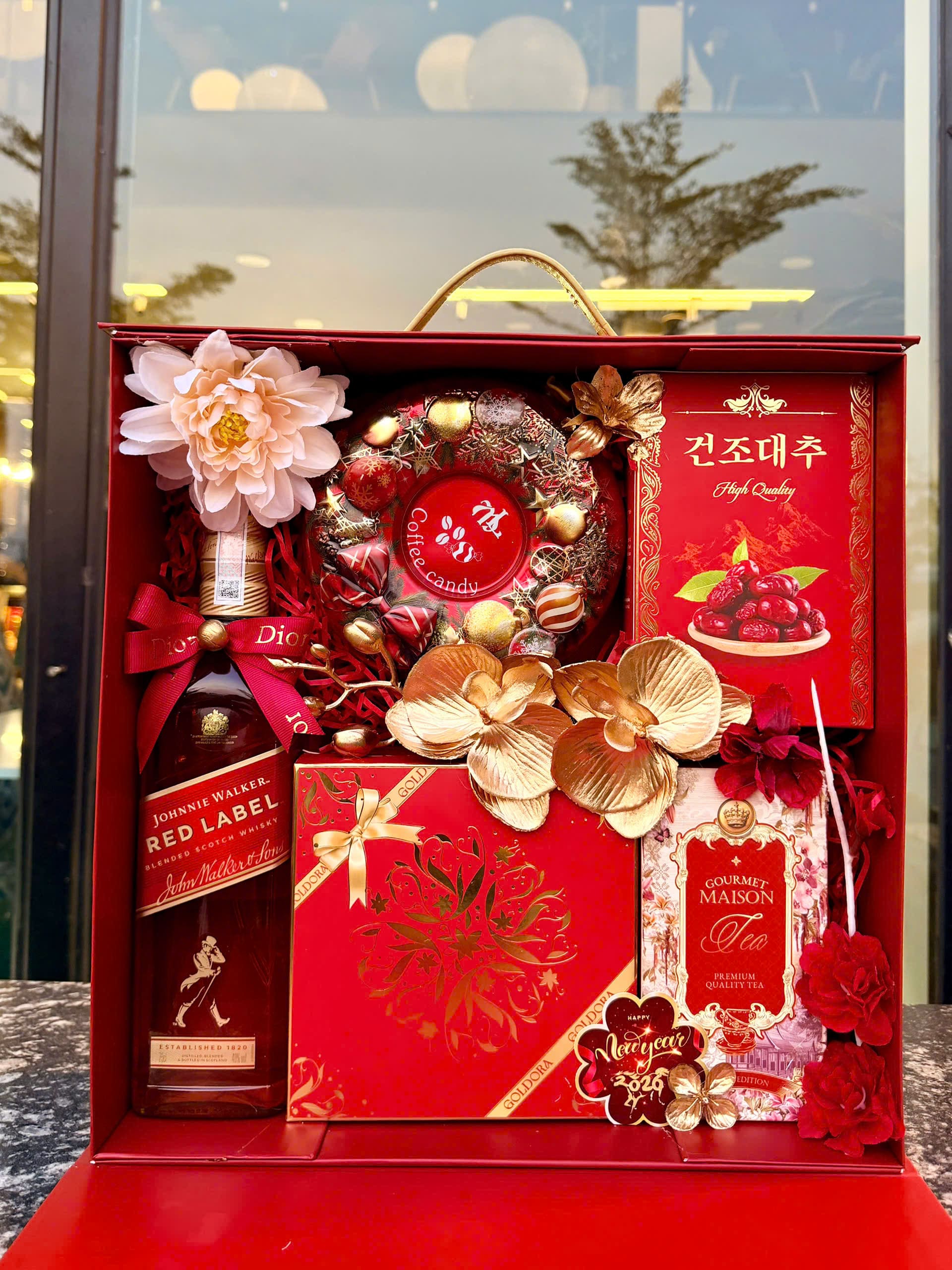 z7526215808608_9b2647e0b1438c4fd7dbd93676218c71